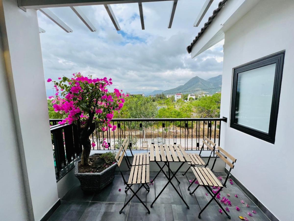 The Track Homestay - Near Bai Dai Beach Cam Lam エクステリア 写真
