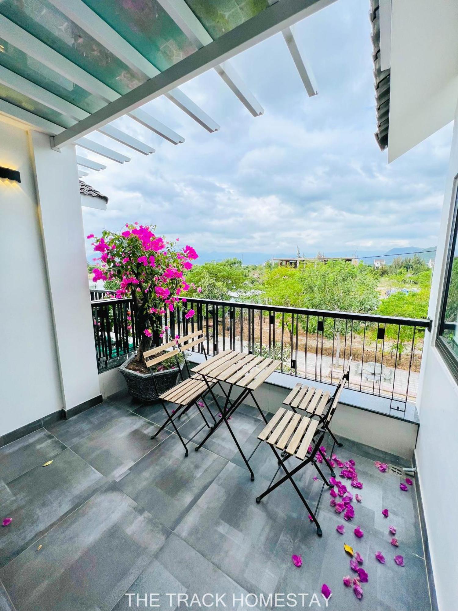 The Track Homestay - Near Bai Dai Beach Cam Lam エクステリア 写真