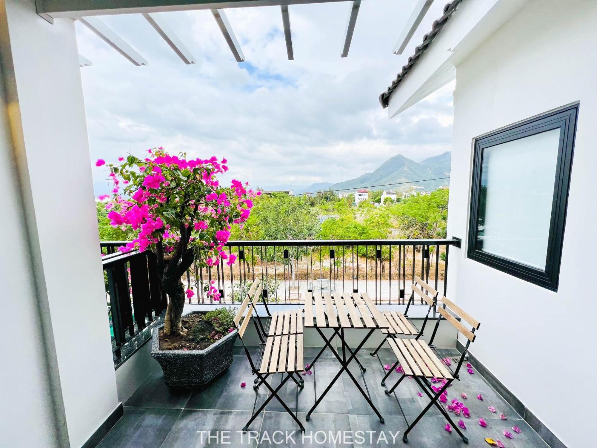 The Track Homestay - Near Bai Dai Beach Cam Lam エクステリア 写真